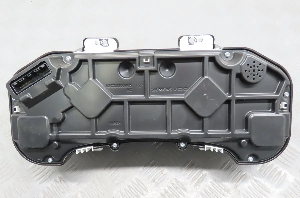 Compteur Toyota COROLLA A trois volumes (_E18_, ZRE1_) 1.4 d-4d (nde180_, nde170_) (2013-2018) occasion