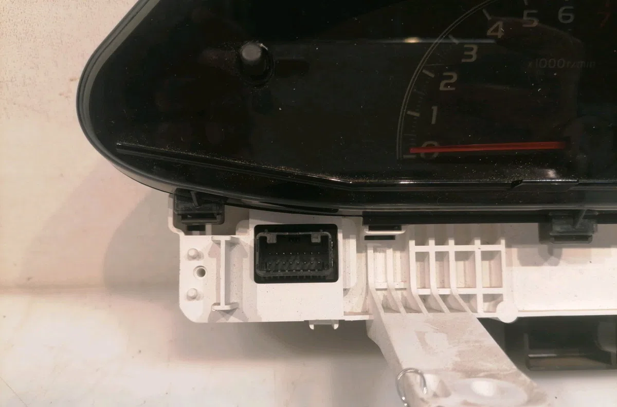 Compteur Toyota YARIS (_P9_) 1.33 vvt-i (nsp90_) (2008-2011) occasion