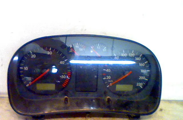 Compteur VOLKSWAGEN GOLF IV 2000 occasion