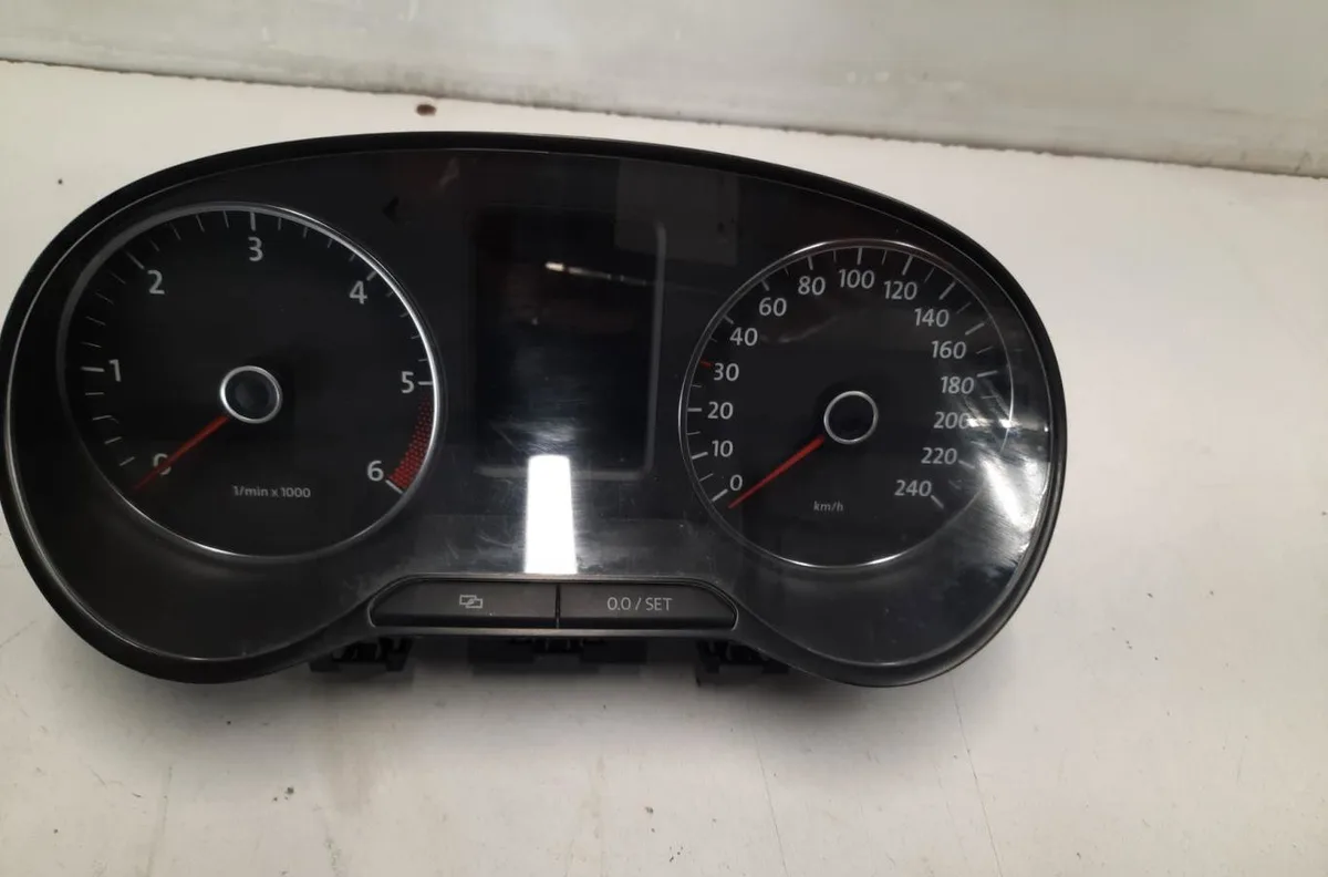 Compteur VOLKSWAGEN POLO 5 PHASE 1 occasion