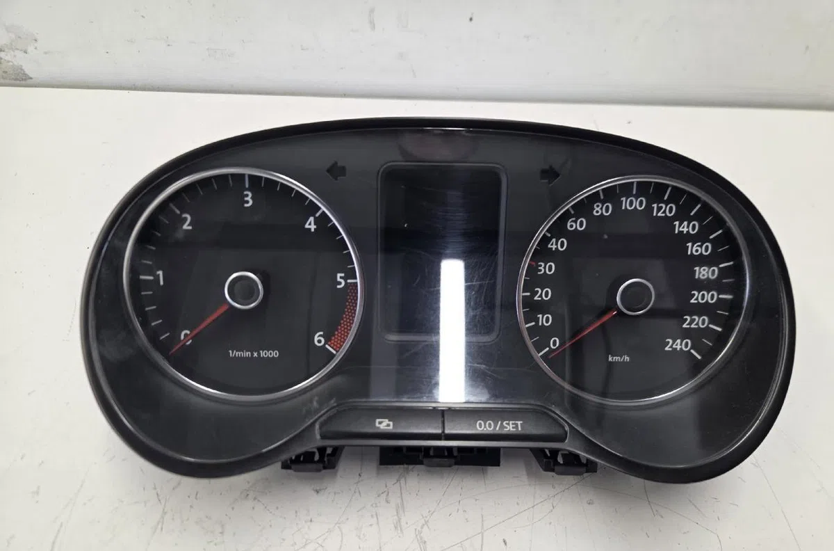 Compteur VOLKSWAGEN POLO 5 PHASE 1 occasion