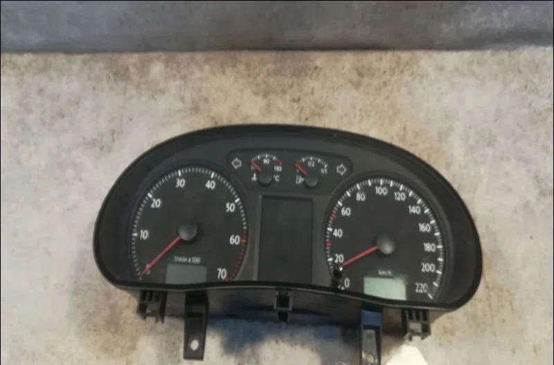 Compteur Volkswagen POLO (9N_, 9A_) 1.2 (2002-2007) occasion