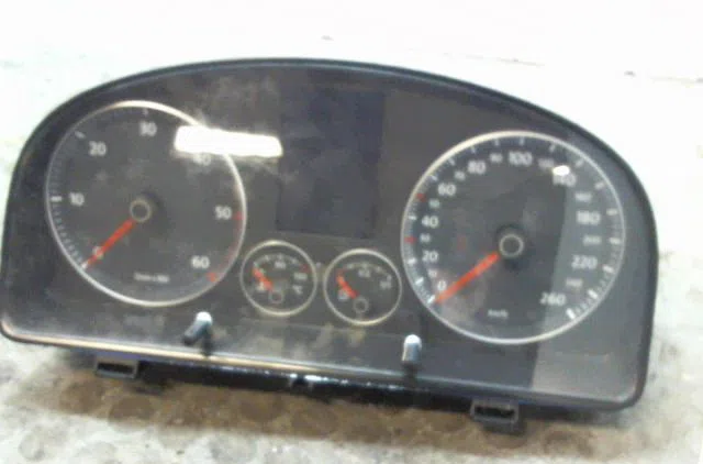 Compteur Volkswagen TOURAN (1T1, 1T2) 1.9 tdi (2003-2004) 5 portes occasion