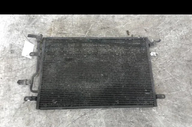 Condenseur clim Audi A4 B6 Décapotable (8H7) 2.5 tdi (2002-2005) occasion