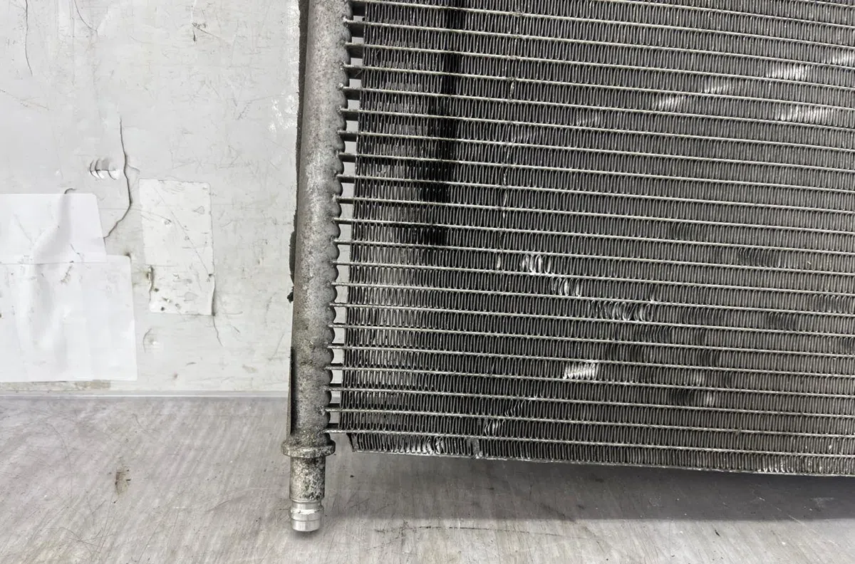 Condenseur clim FORD FIESTA 5 PHASE 2 occasion — photo 3