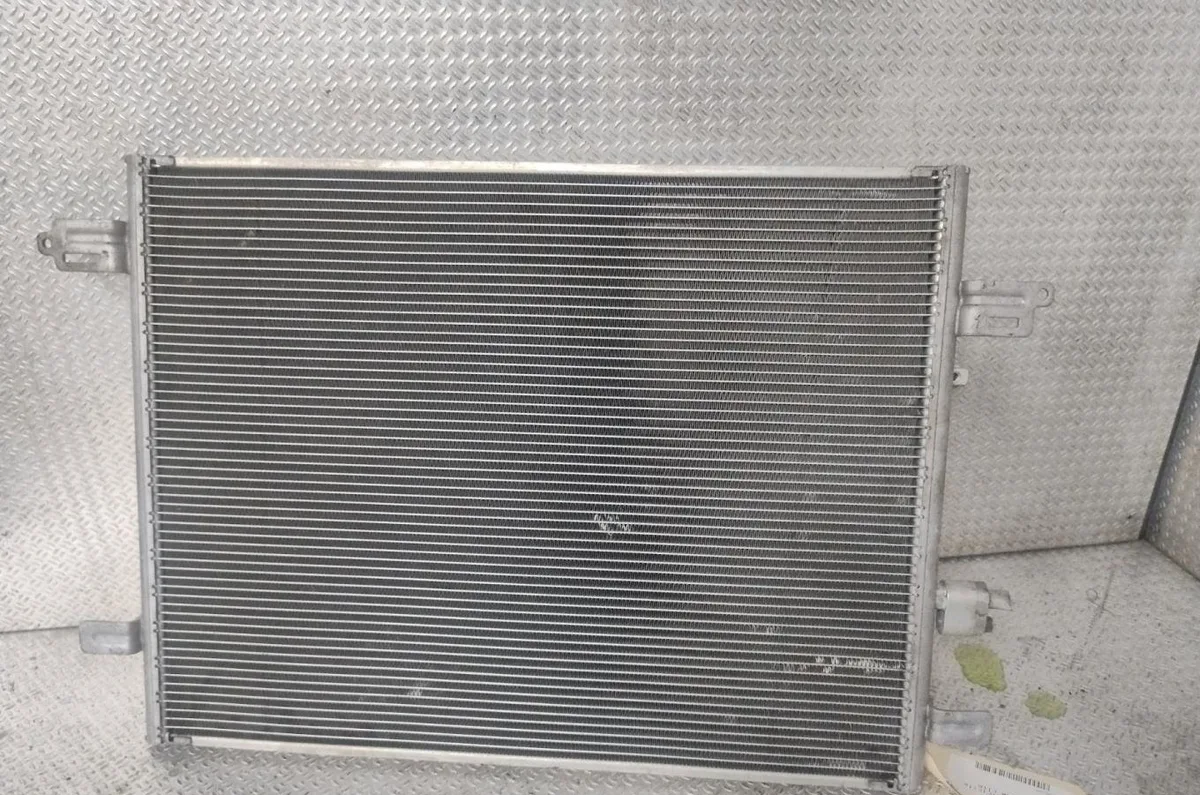 Condenseur clim Renault MASTER III Camion plate-forme-Châssis (EV, HV, UV) 2.3 dci 145 fwd (ev0e, ev0f, hv0e, hv0f, uv0e