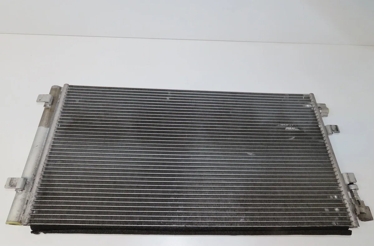 Condenseur clim Renault MEGANE CC (EZ0-1_) 1.9 dci (ez0j, ez1s) (2010) occasion