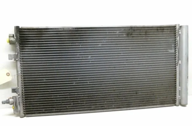 Condenseur clim Renault MEGANE III Grandtour (KZ0-1) 1.5 dci (kz09, kz0d, kz1g, kz29, kz14, kz1w, kz10, kz1f,... (2009)
