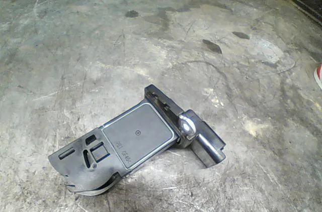 Debimetre air Peugeot 208 I (CA_, CC_) 1.6 bluehdi 100 (2015) 5 portes occasion