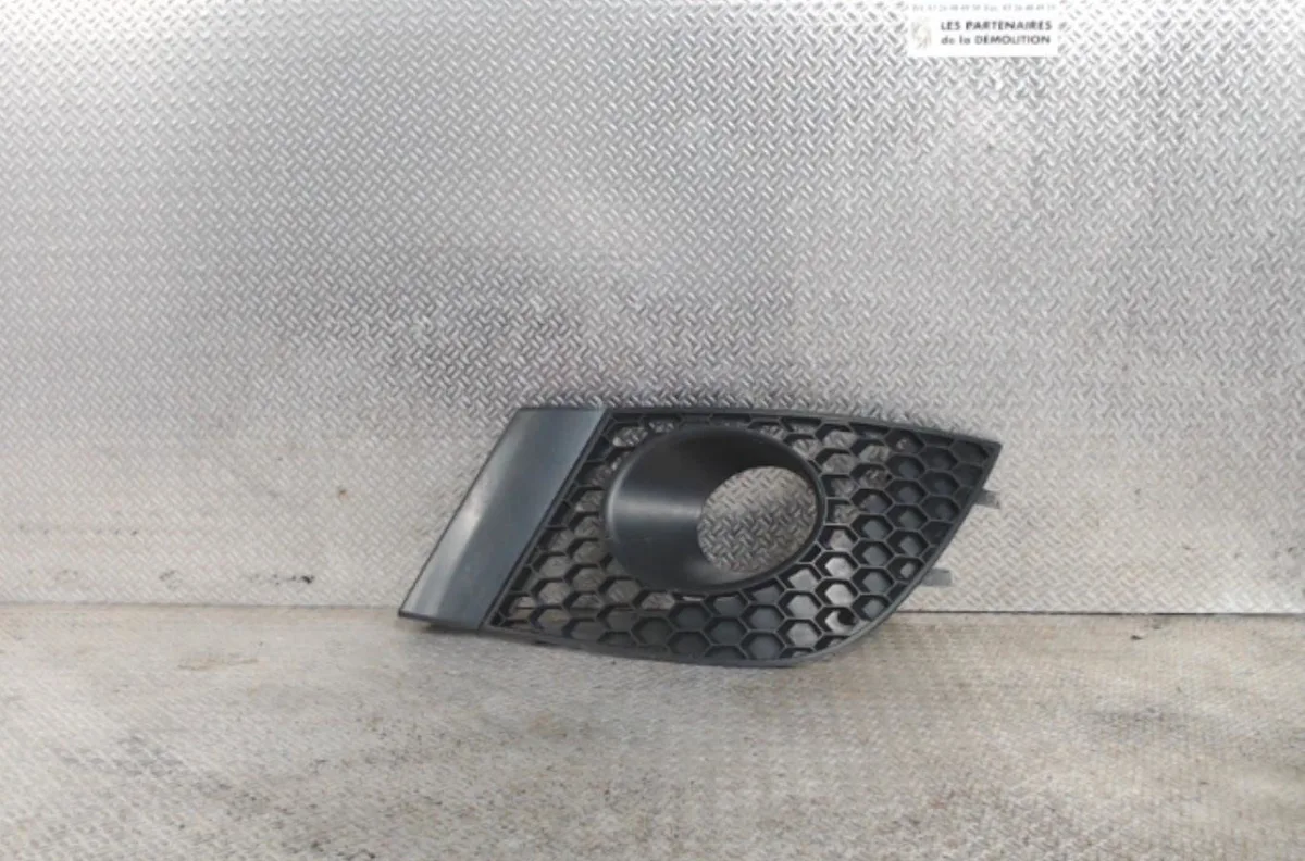 Enjoliveur d pare-choc av Seat IBIZA III (6L1) 1.2 (2002-2006) occasion