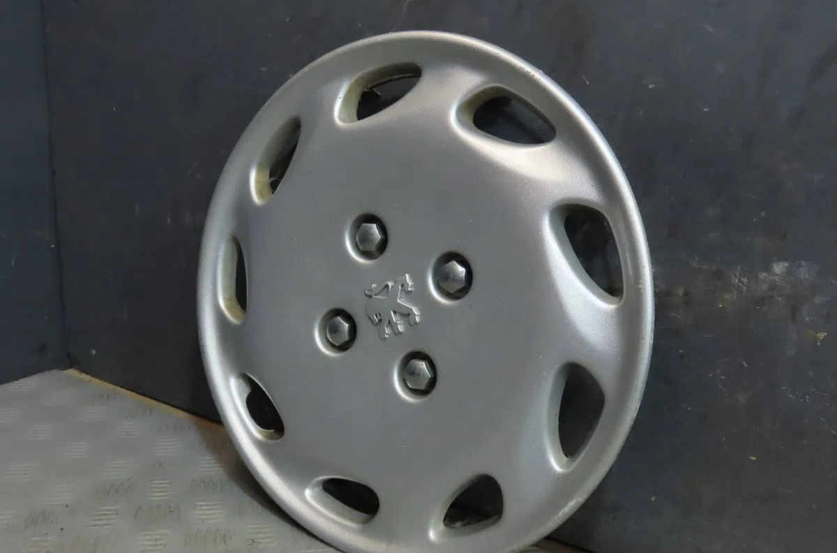 Enjoliveur de roue Peugeot 306 3-5 portes (7A, 7C, N3, N5) 1.4 (1993-2001) 5 portes occasion