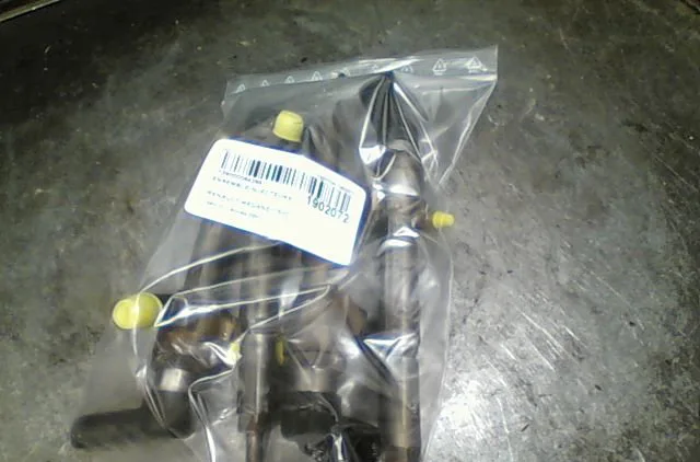Ensemble injecteurs Renault MEGANE II (BM0-1_, CM0-1_) 1.5 dci (bm1e, cm1e) (2005-2008) occasion