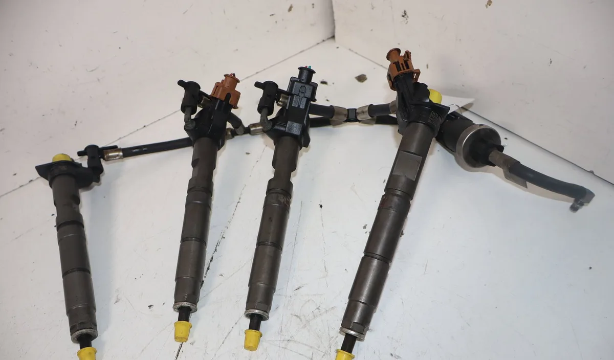 Ensemble injecteurs Toyota AURIS (_E15_) 1.4 d-4d (nde150_) (2007-2012) 3 portes occasion