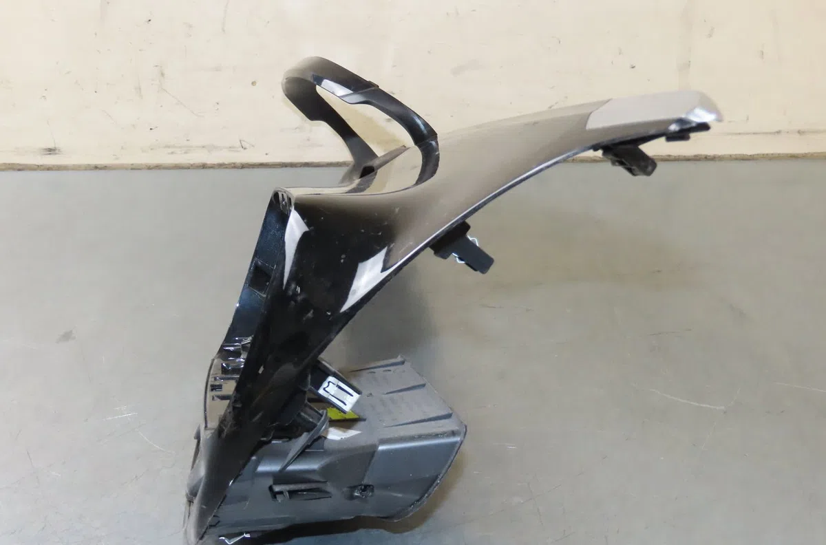 Entourage compteur Peugeot 208 I (CA_, CC_) 1.6 hdi (2012) 5 portes occasion
