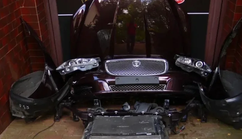 Face Avant Complete Jaguar Xj 351