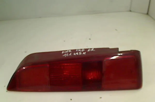 Feu arrière droit Alfa romeo 146 (930_) 1.4 i.e. 16v t.s. (930.b3a) (1996-2001) occasion