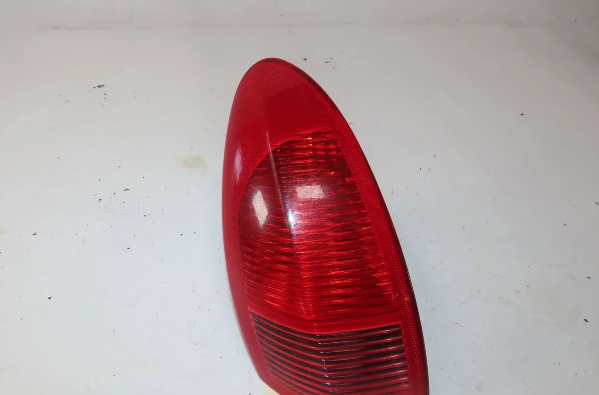 Feu arrière droit Alfa romeo 147 (937_) 1.6 16v t.spark (937.axa1a, 937.axb1a, 937.bxb1a) (2001-2010) occasion