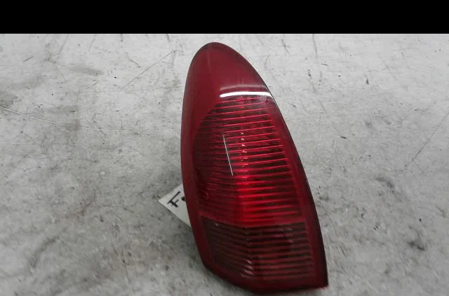 Feu arrière droit Alfa romeo 147 (937_) 1.6 16v t.spark eco (937.axa1a, 937.bxa1a) (2001-2010) occasion