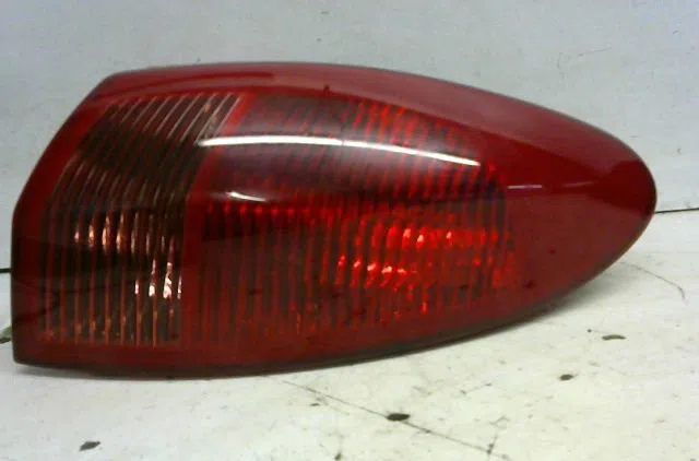 Feu arrière droit Alfa romeo 147 (937_) 1.6 16v t.spark eco (937.axa1a, 937.bxa1a) (2001-2010) occasion