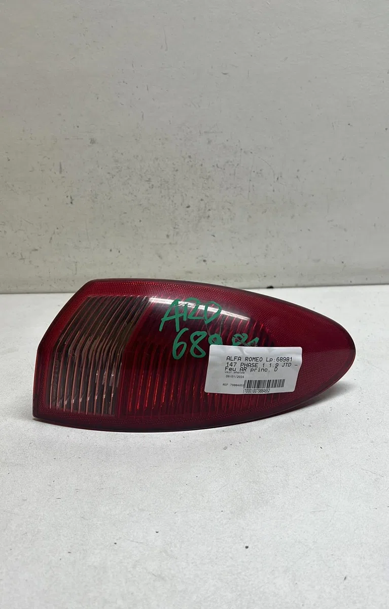 Feu arrière droit Alfa romeo 147 (937_) 1.9 jtd 16v (937.axg1b, 937.bxg1b) (2002-2010) occasion