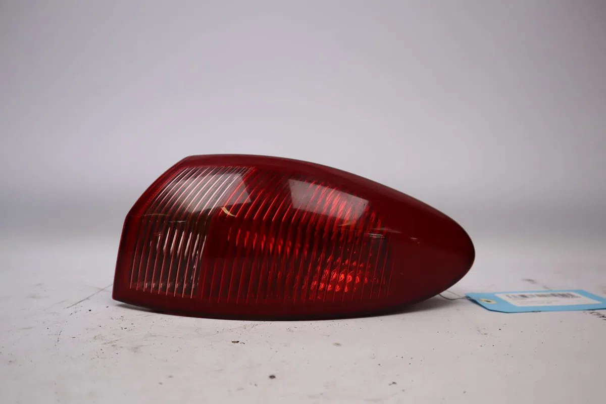 Feu arrière droit Alfa romeo 147 (937_) 1.9 jtdm 16v (937.axn1b, 937.bxn1b) (2004-2010) occasion