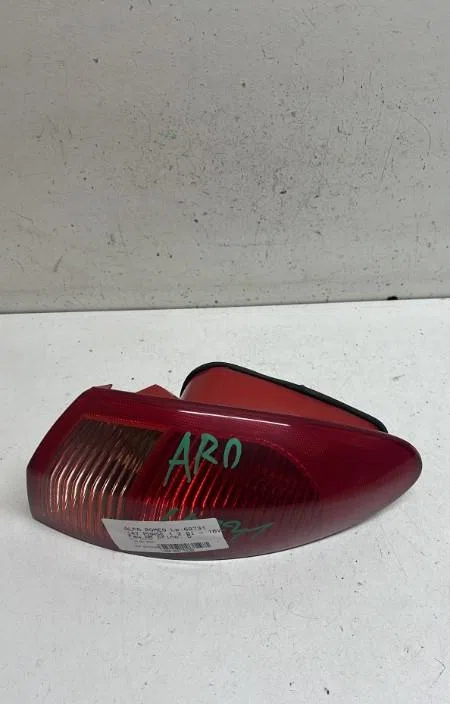 Feu arrière droit Alfa romeo 147 (937_) 2.0 16v t.spark (937.axa1, 937.axc1, 937.bxc1) (2001-2010) 3 portes occasion
