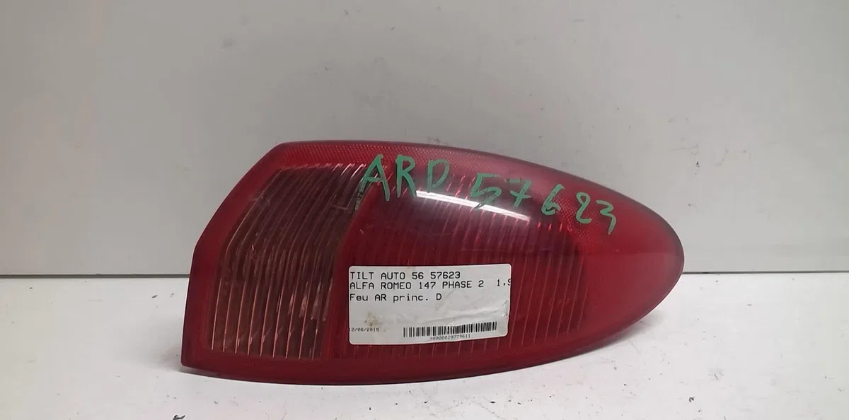 Feu arrière droit ALFA ROMEO 147 PHASE 2 occasion