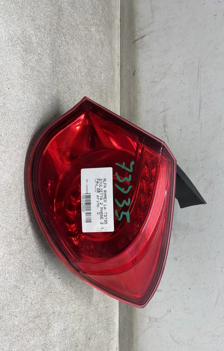 Feu arrière droit Alfa romeo GIULIETTA (940_) 1.4 tb (940.fya1a) (2014-2018) occasion