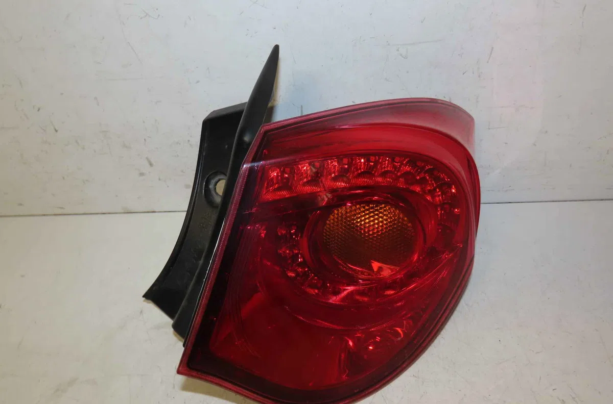 Feu arrière droit ALFA ROMEO GIULIETTA II occasion