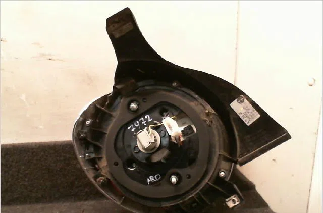 Feu arrière droit Alfa romeo MITO (955_) 1.3 multijet (955axh1b, 955axt1a) (2008-2010) 3 portes occasion