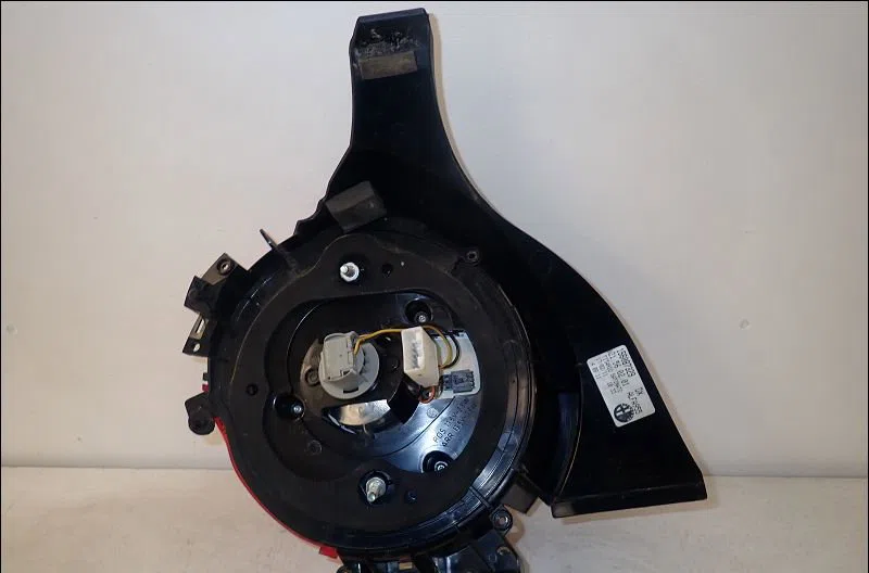 Feu arrière droit Alfa romeo MITO (955_) 1.4 turbo multiair (955axm1a, 955axr11) (2009-2014) occasion