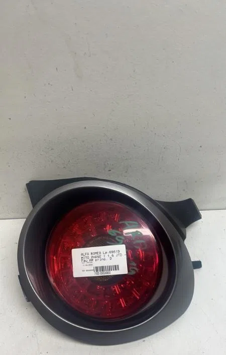 Feu arrière droit Alfa romeo MITO (955_) 1.6 jtdm (955axc1b) (2008-2015) occasion
