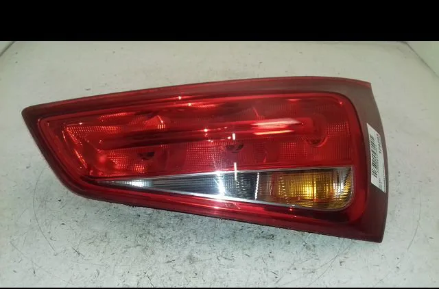 Feu arrière droit Audi A1 Sportback (8XA, 8XF) 1.6 tdi (2011-2015) occasion