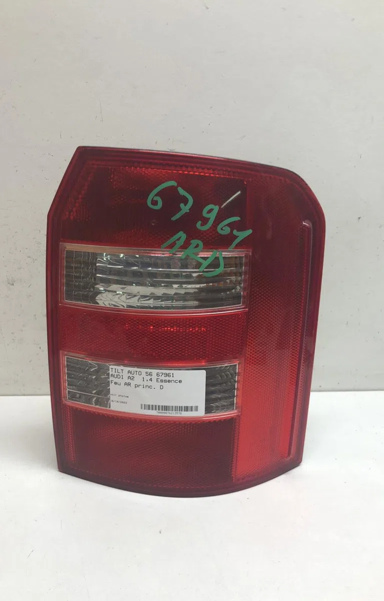 Feu arrière droit Audi A2 (8Z0) 1.4 (2000-2005) 5 portes occasion