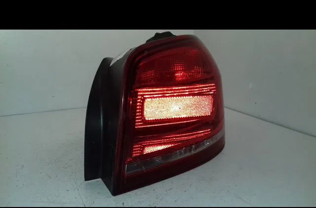 Feu arrière droit AUDI A3 1.6 TDI E DPF - 105 - occasion