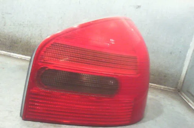 Feu arrière droit AUDI A3 1997 occasion