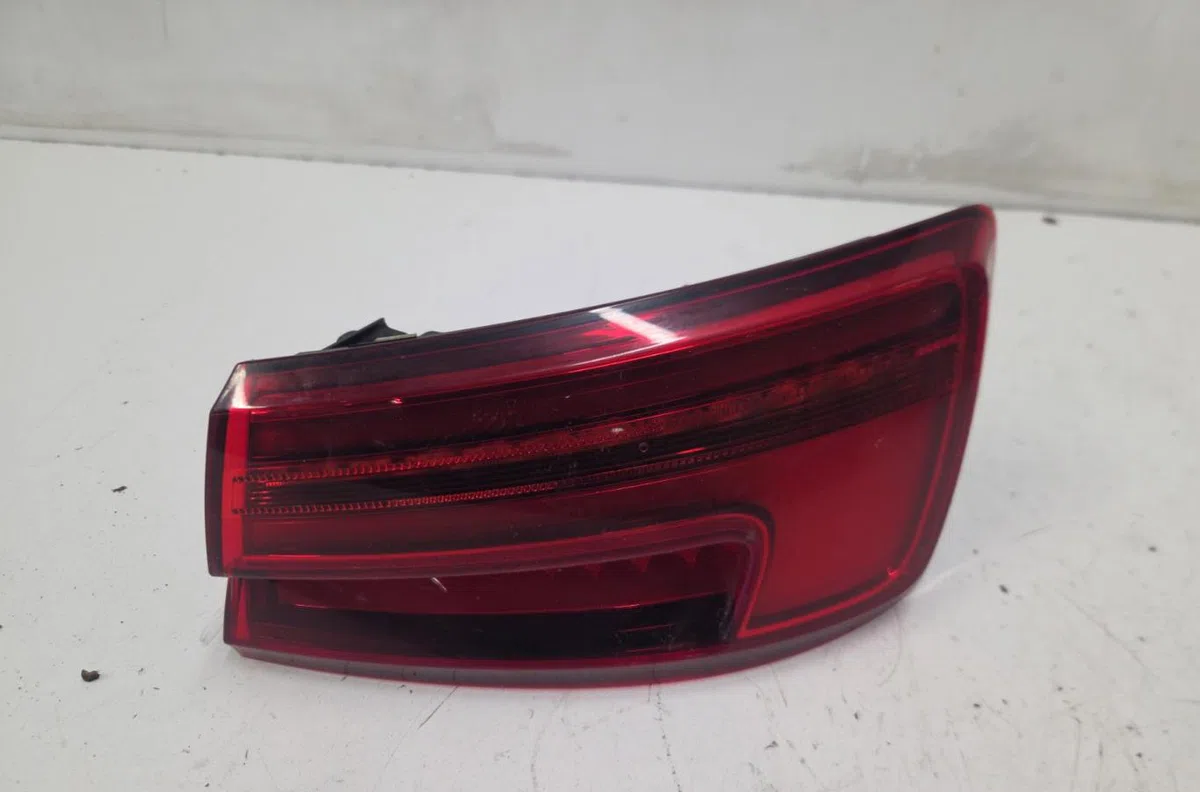 Feu arrière droit AUDI A3 3 CABRIO PHASE 2 occasion