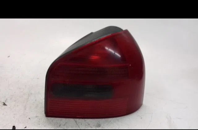 Feu arrière droit Audi A3 (8L1) 1.8 (1996-2003) occasion