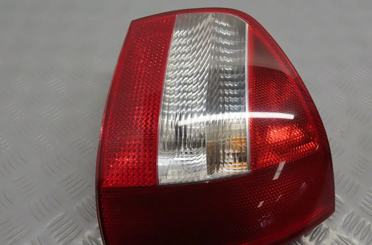 Feu arrière droit Audi A3 (8L1) 1.8 t (1996-2003) occasion