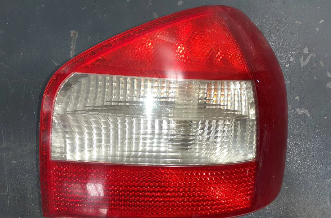 Feu arrière droit Audi A3 (8L1) 1.9 tdi (1996-2001) occasion