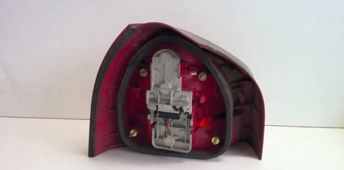 Feu arrière droit Audi A3 (8L1) 1.9 tdi (1996-2001) occasion