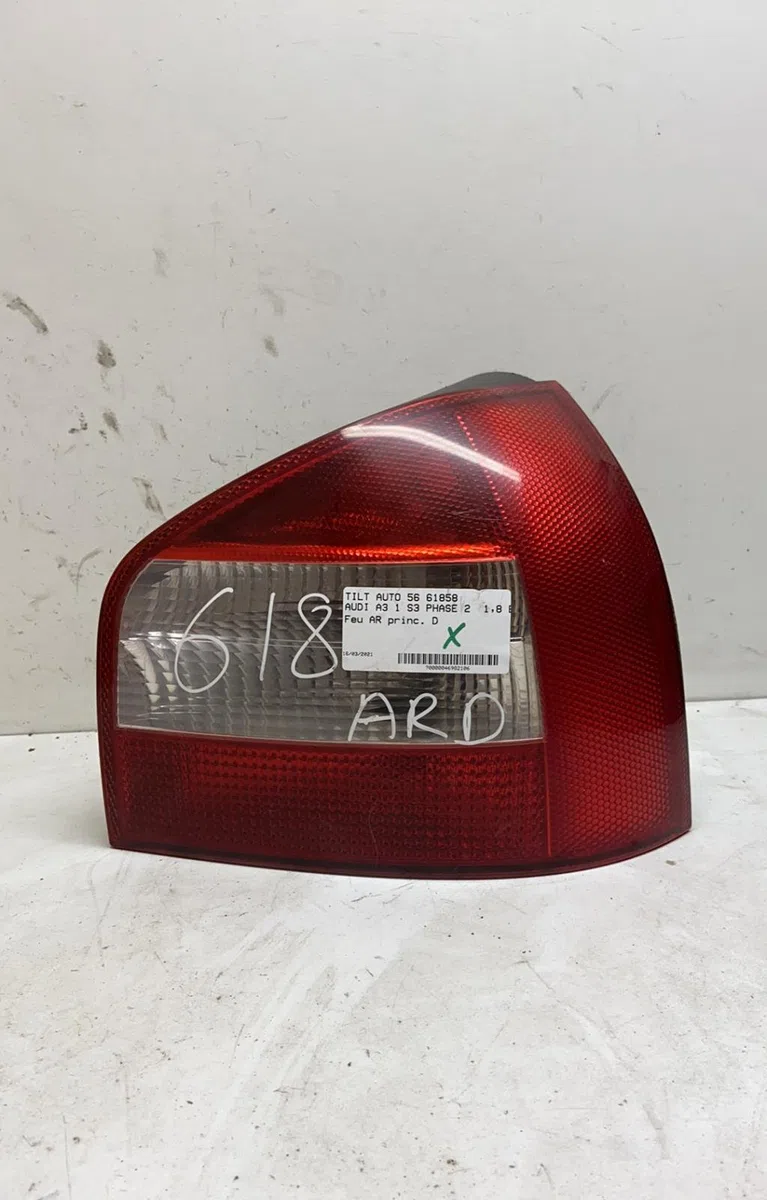 Feu arrière droit Audi A3 (8L1) S3 quattro (1999-2002) occasion