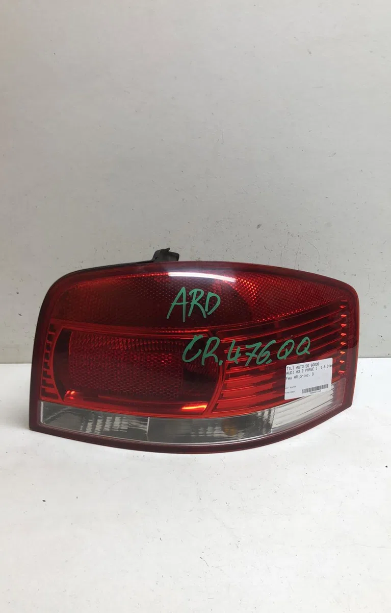 Feu arrière droit Audi A3 (8P1) 1.9 tdi (2003-2010) 3 portes occasion
