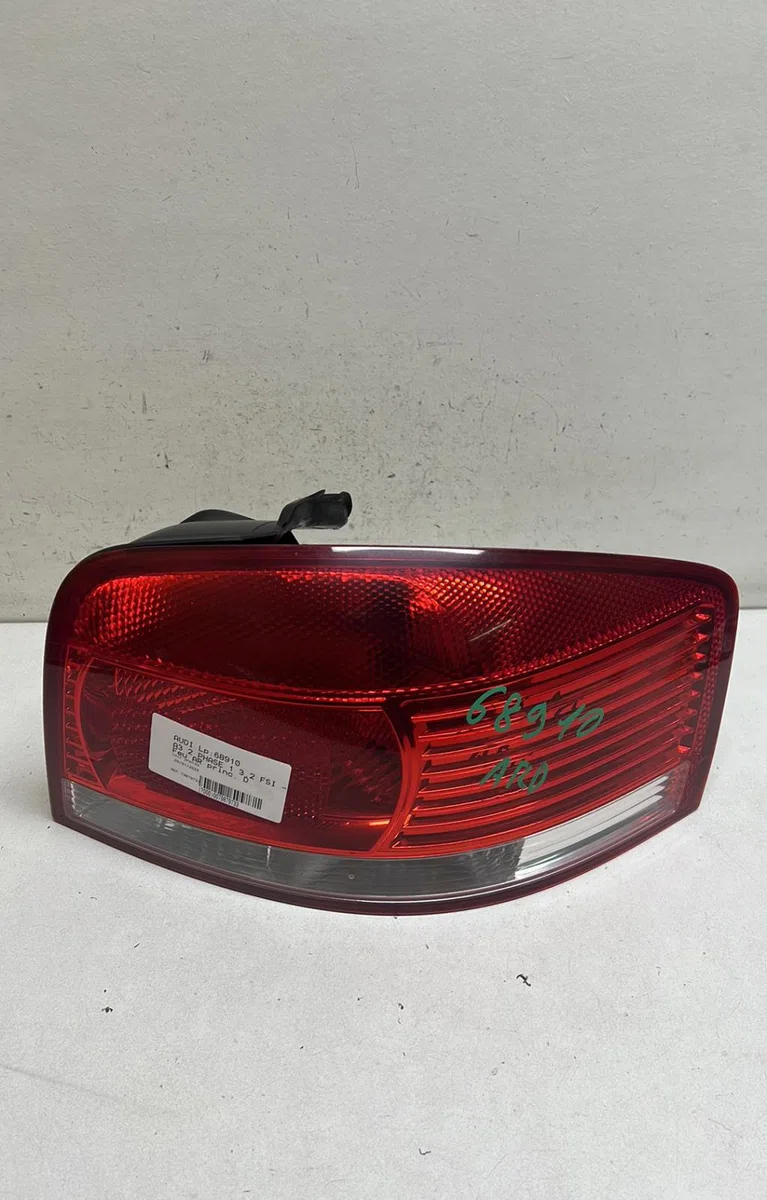 Feu arrière droit Audi A3 (8P1) 3.2 v6 quattro (2003-2009) 3 portes occasion