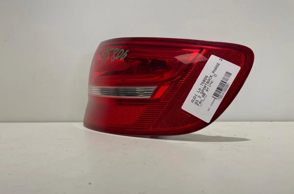 Feu arrière droit Audi A3 Sportback (8PA) 2.0 tdi (2004-2013) 5 portes occasion