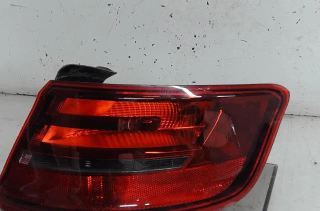 Feu arrière droit Audi A3 Sportback (8VA, 8VF) 1.6 tdi (2012) 5 portes occasion
