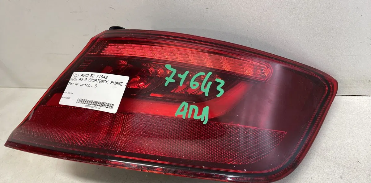 Feu arrière droit Audi A3 Sportback (8VA, 8VF) 2.0 tdi (2012-2020) 5 portes occasion