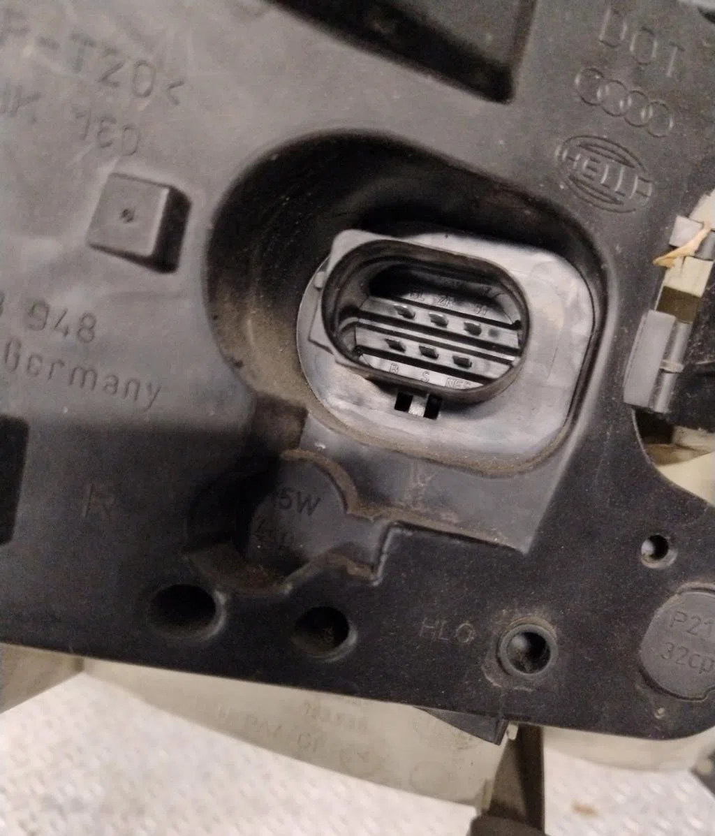 Feu arrière droit AUDI A4 2  A4 2 PHASE 1 occasion