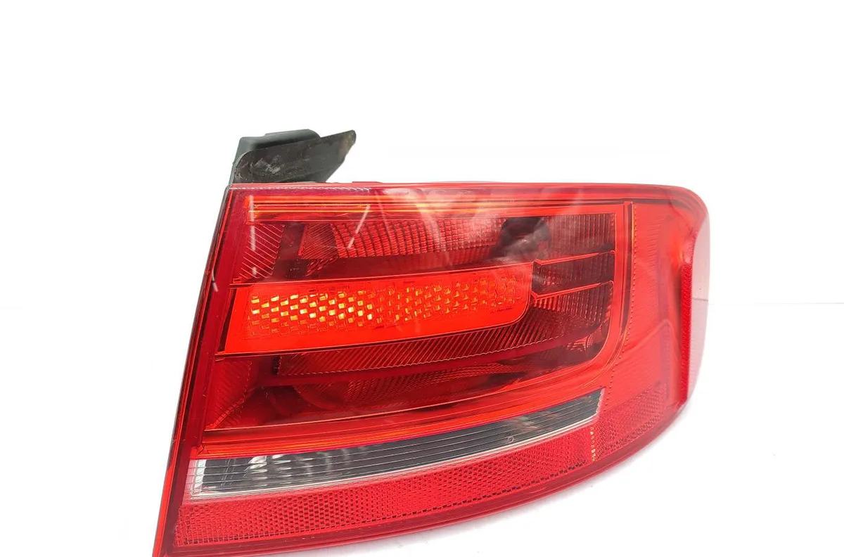 Feu arrière droit AUDI A4 3 PHASE 1 occasion