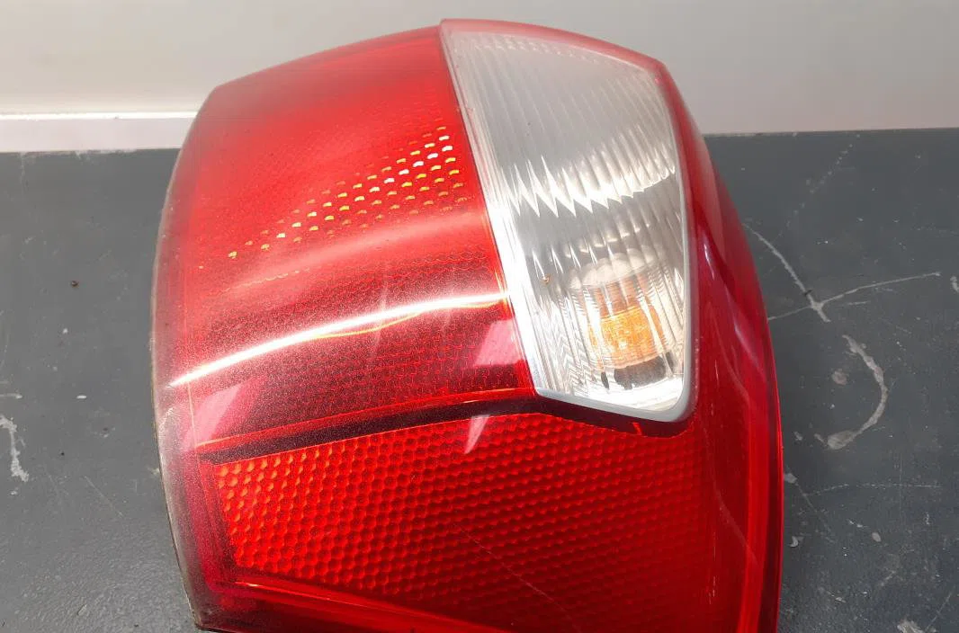 Feu arrière droit Audi A4 B6 (8E2) 1.9 tdi (2000-2004) occasion